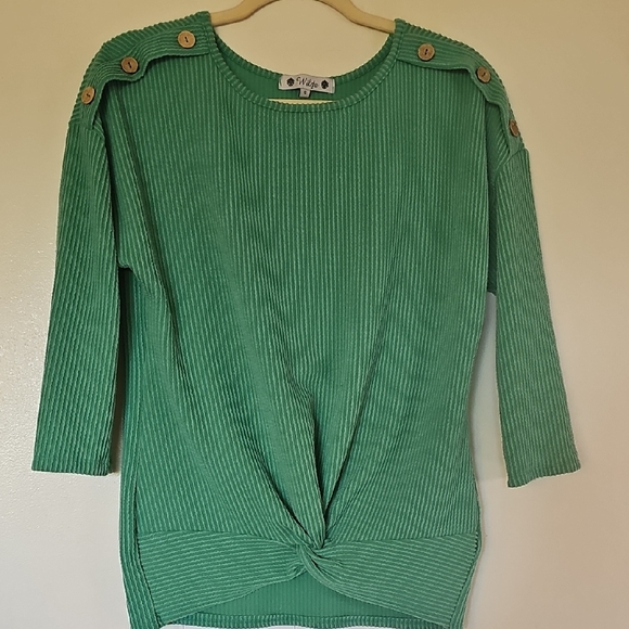 WILDE top In Size Small. Green Ribbed Button-Detail Top. - Picture 1 of 5